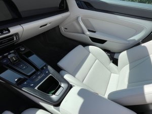 Porsche 911 Carrera Cabriolet 4 GTS 