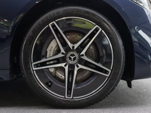 Mercedes-Benz C 300 e AMG Line 4matic