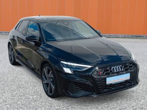 Audi S3 Sportback 2.0 TFSI quattro S-Tronic 