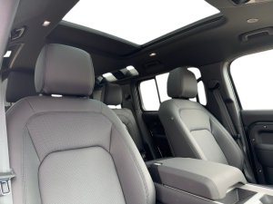 Land Rover Defender 110 3.0 D I6 250 X-Dynamic SE 