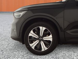 Volvo XC40 Plus Recharge Pure Electric AWD