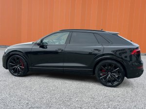 Audi SQ8 SUV TFSI quattro tiptronic