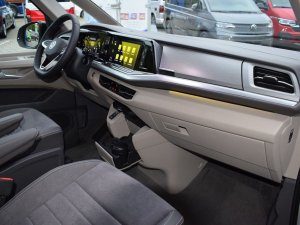 Volkswagen T7 Multivan Edition 1.4 TSI DSG eHybrid (lang)