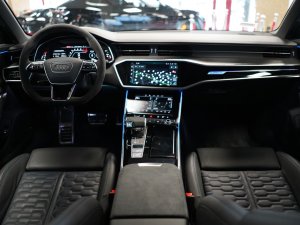Audi RS6 Avant 4.0 V8 TFSI performance quattro T-Tronic 