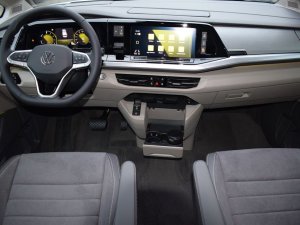 Volkswagen T7 Multivan Edition 1.4 TSI DSG eHybrid (lang)