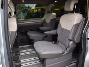 Volkswagen T7 Multivan Edition 1.4 TSI DSG eHybrid (lang)