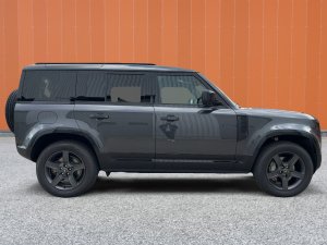 Land Rover Defender 110 3.0 D I6 250 X-Dynamic SE 
