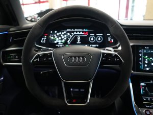 Audi RS6 Avant 4.0 V8 TFSI performance quattro T-Tronic 