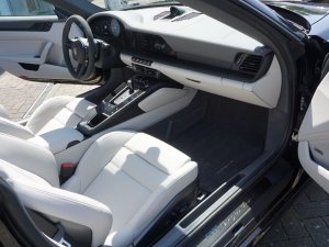 Porsche 911 Carrera Cabriolet 4 GTS 