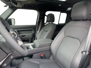 Land Rover Defender 110 3.0 D I6 250 X-Dynamic SE 