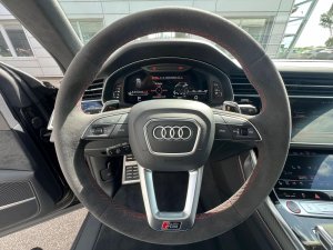 Audi RS Q8 4.0 V8 TFSI quattro T-Tronic 