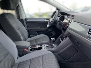 Volkswagen Touran 1.5 TSI DSG Active 