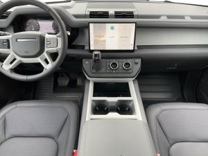 Land Rover Defender 110 3.0 D I6 250 X-Dynamic SE 