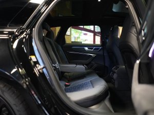 Audi RS6 Avant 4.0 V8 TFSI performance quattro T-Tronic 