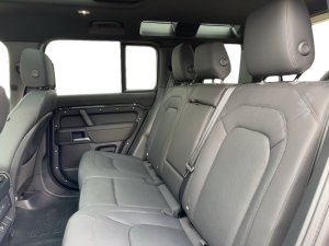 Land Rover Defender 110 3.0 D I6 250 X-Dynamic SE 