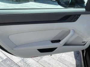 Porsche 911 Carrera Cabriolet 4 GTS 