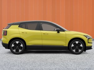 Volvo EX30 Single Motor RWD Plus 