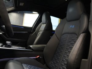 Audi RS6 Avant 4.0 V8 TFSI performance quattro T-Tronic 