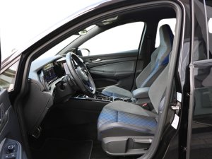 Volkswagen VW Golf VIII 2.0 TSI R DSG 4motion 