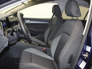 Volkswagen Golf VIII 1.5 eTSI DSG Active