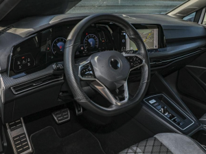 Volkswagen Golf VIII 2.0 TSI DSG 4Motion  R-Line