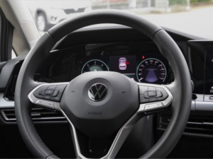 Volkswagen Golf VIII 2.0 TDI Active DSG 