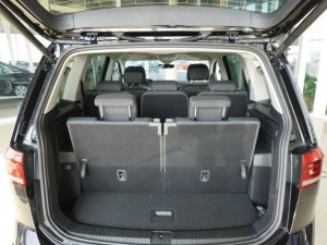 Volkswagen Touran 1.5 TSI DSG Comfortline