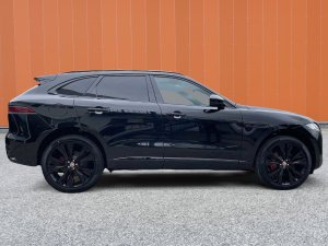 Jaguar F-Pace 2.0 I4 250 R-Dynamic Black AWD 